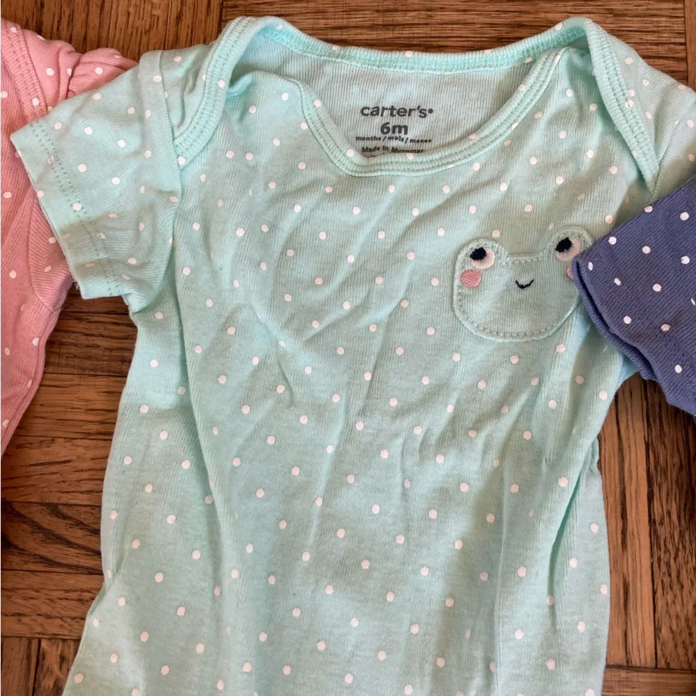 Carter’s girls onesies Size 6 months